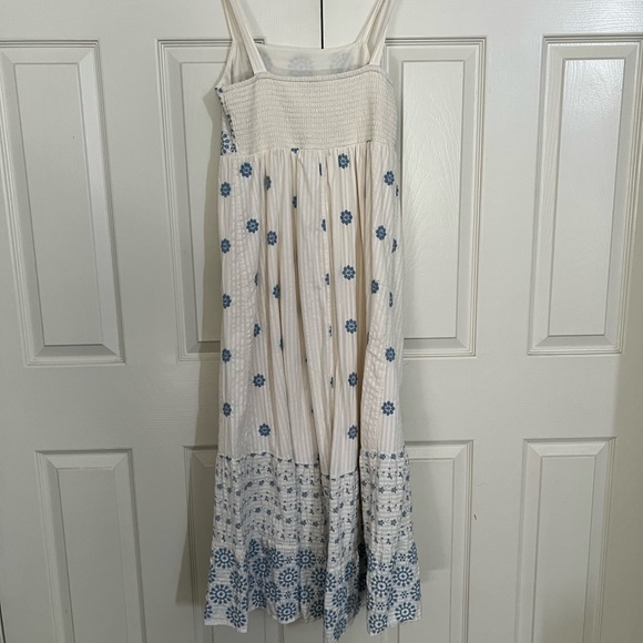 American eagle white maxi dress with embroidered blue flowers size M - Picture 7 of 12